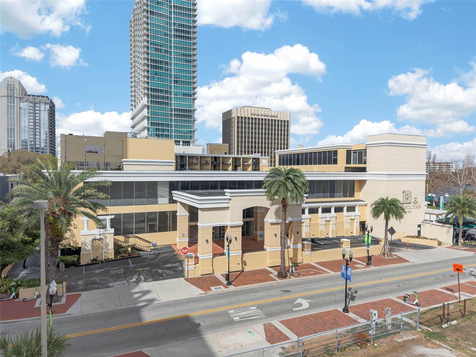 METROPOLITAN/LK EOLA - Residential