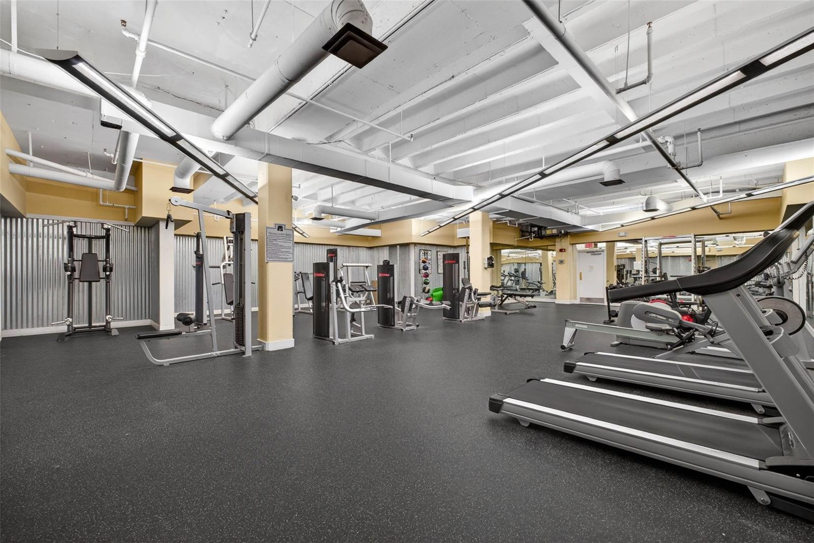 METROPOLITAN/LK EOLA - Residential