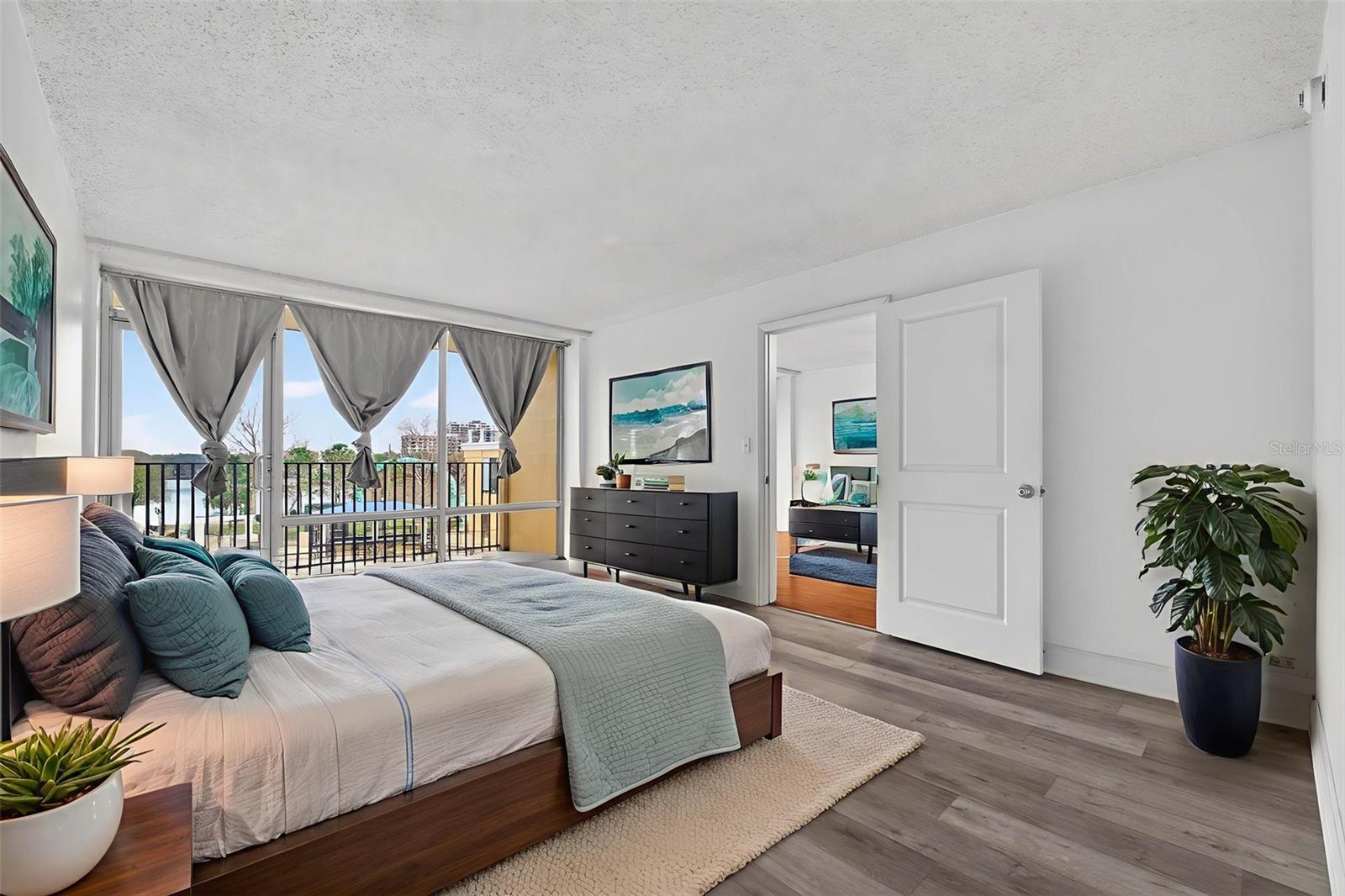 METROPOLITAN/LK EOLA - Residential