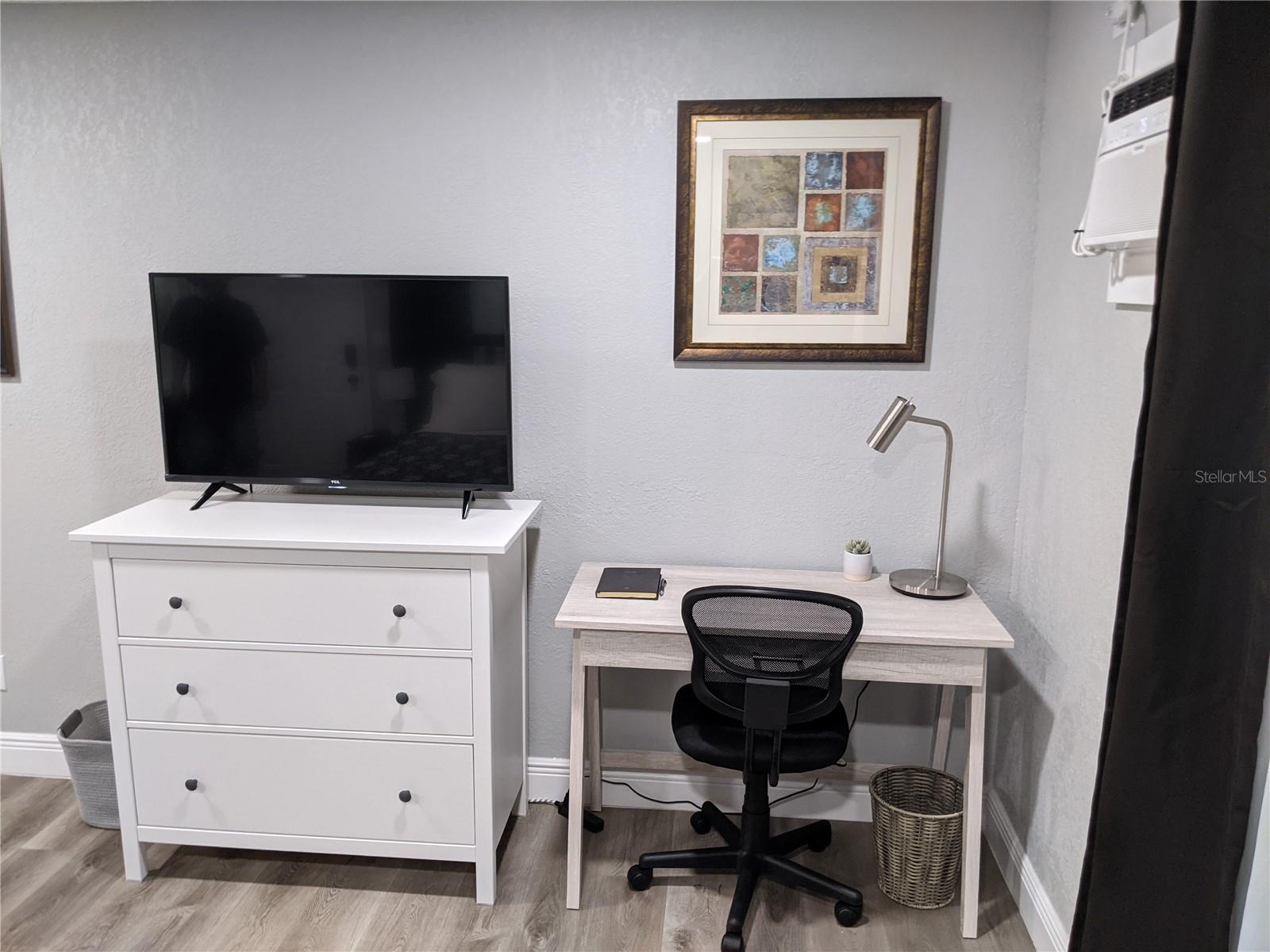 WEST PARK ESTATES UNIT 4 - Residential Lease