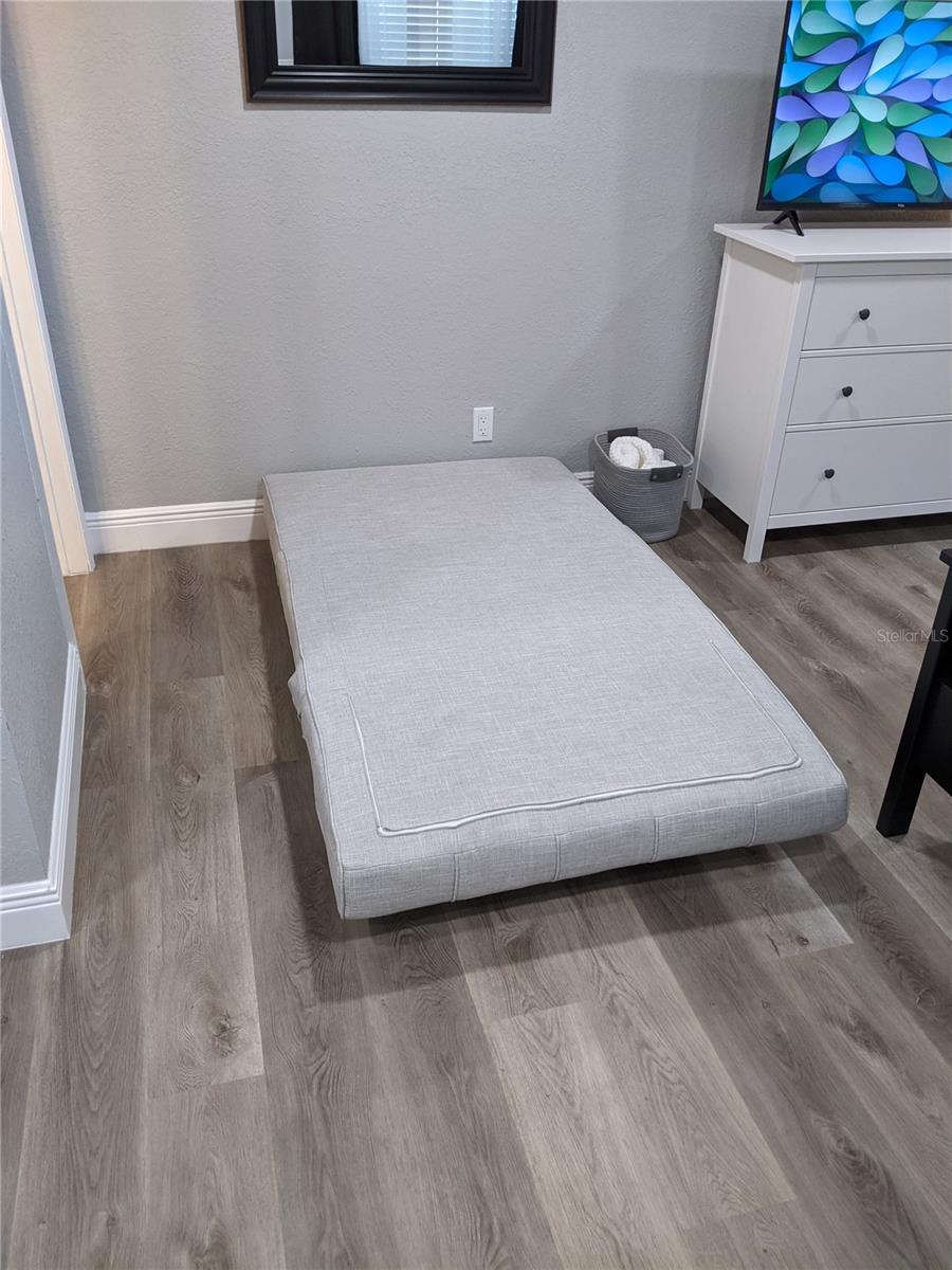 WEST PARK ESTATES UNIT 4 - Residential Lease