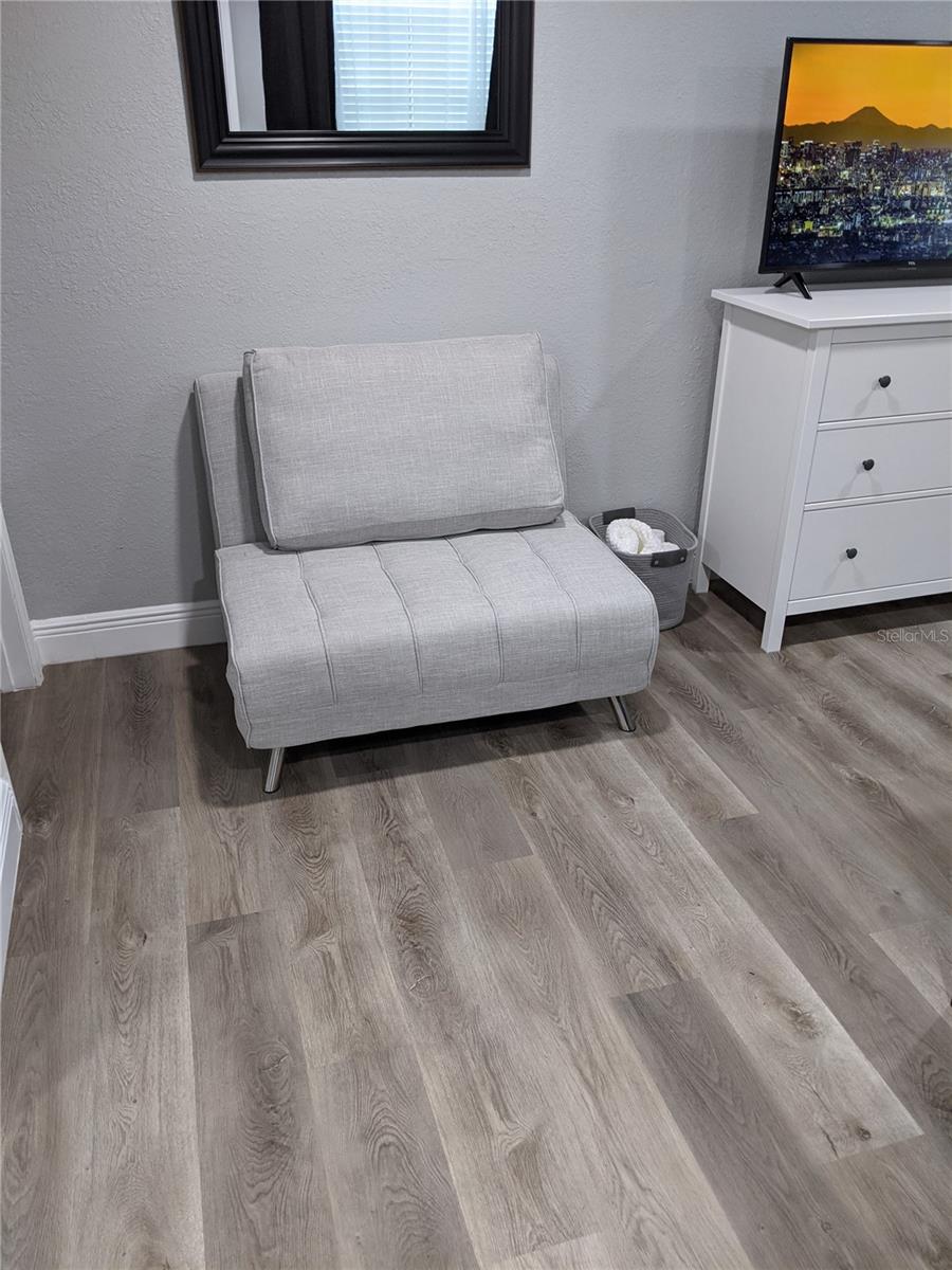 WEST PARK ESTATES UNIT 4 - Residential Lease