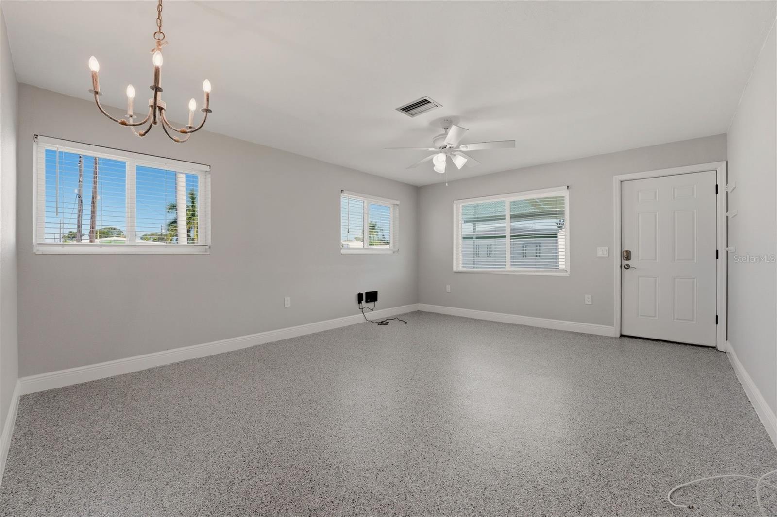 TWIN ISLES ESTATES - Residential Income