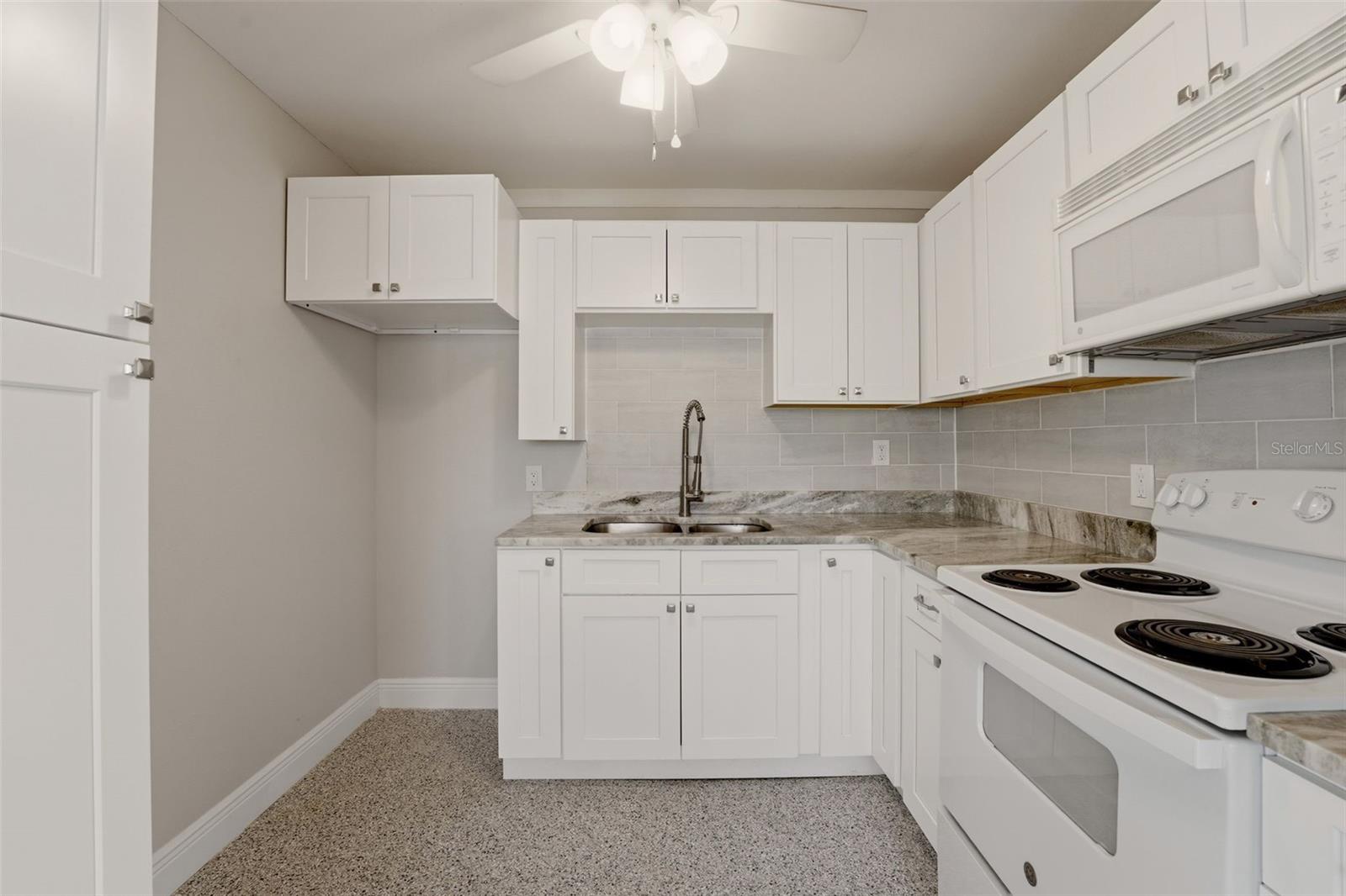 TWIN ISLES ESTATES - Residential Income