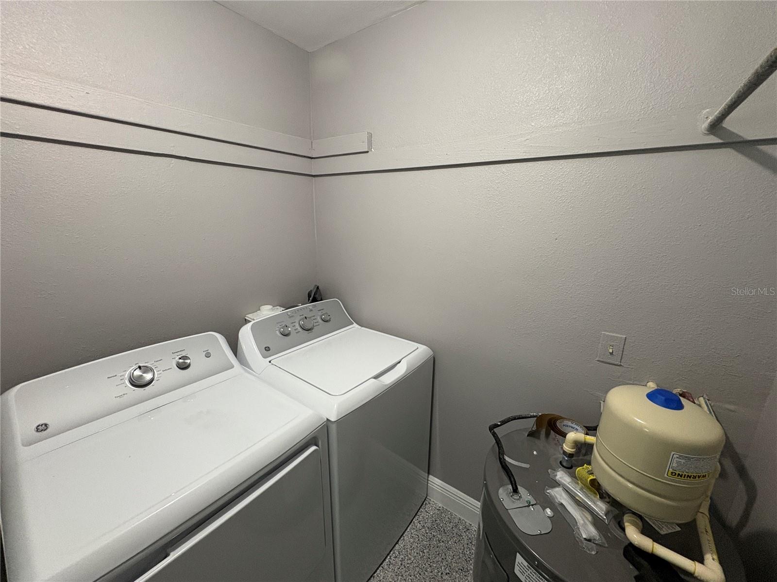 TWIN ISLES ESTATES - Residential Income