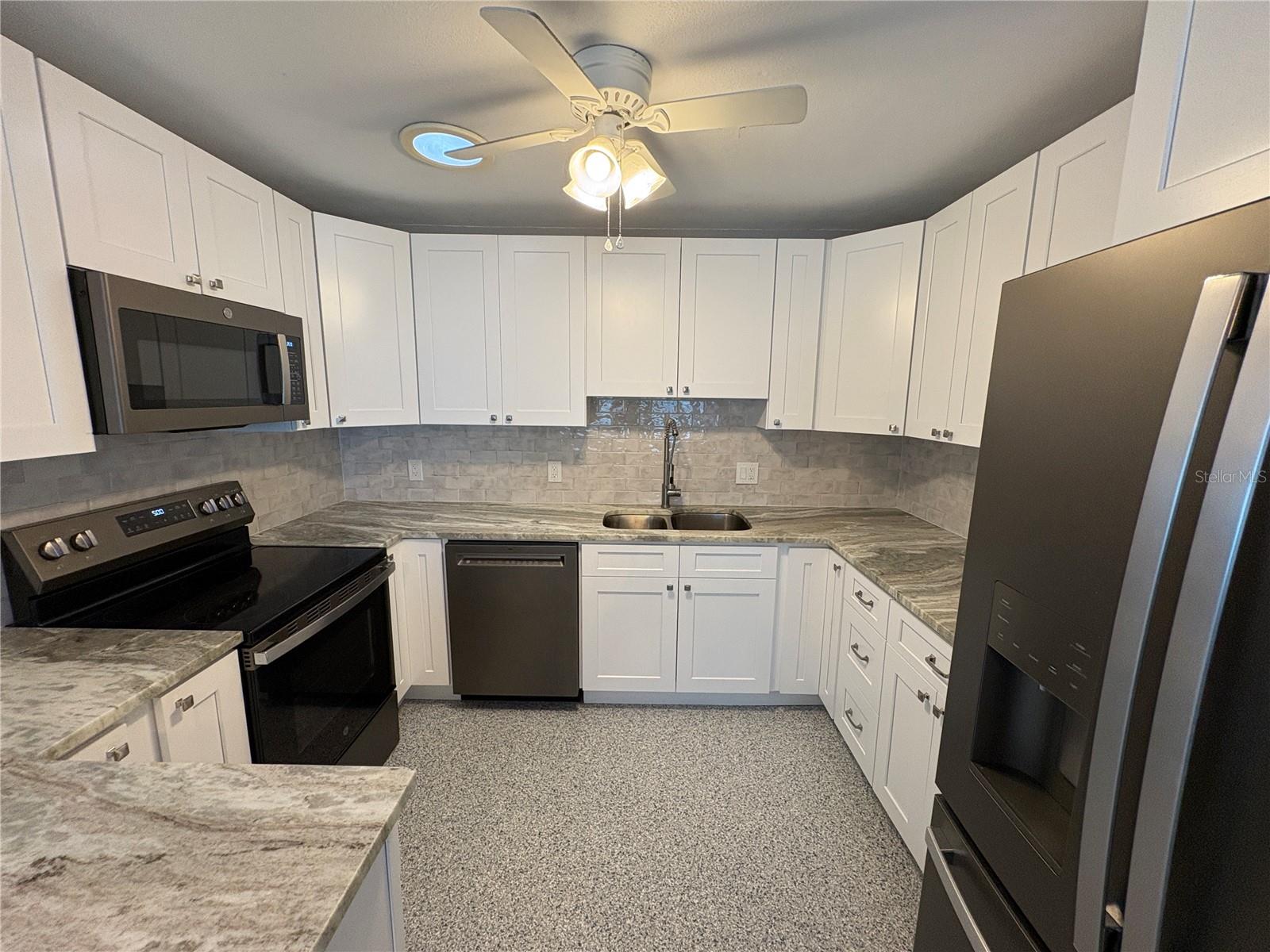 TWIN ISLES ESTATES - Residential Income