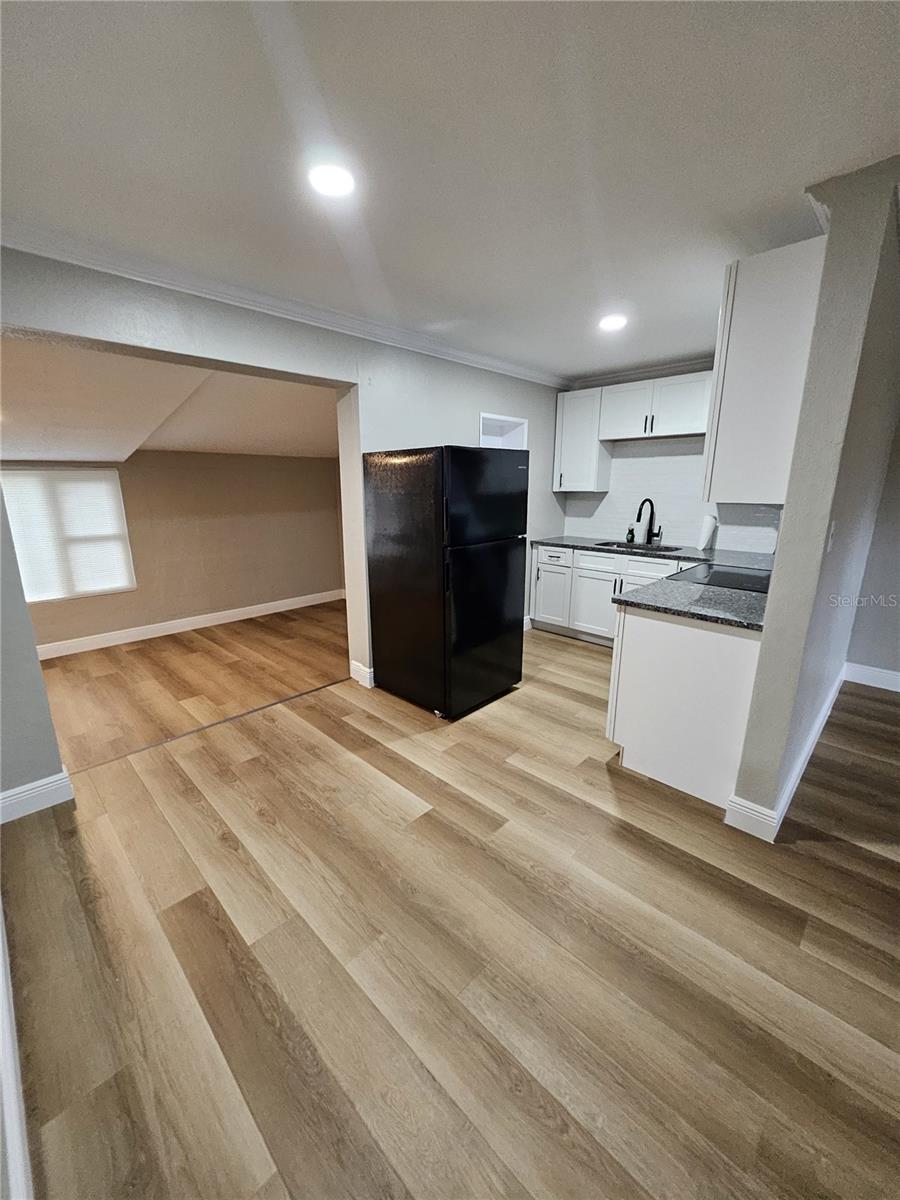 SOUTH LAKE VILLAGE SEC 01 - Residential Lease