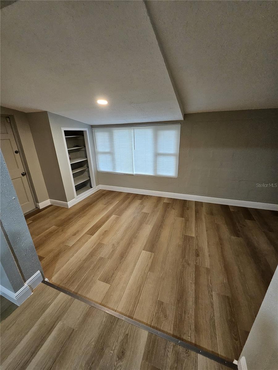 SOUTH LAKE VILLAGE SEC 01 - Residential Lease