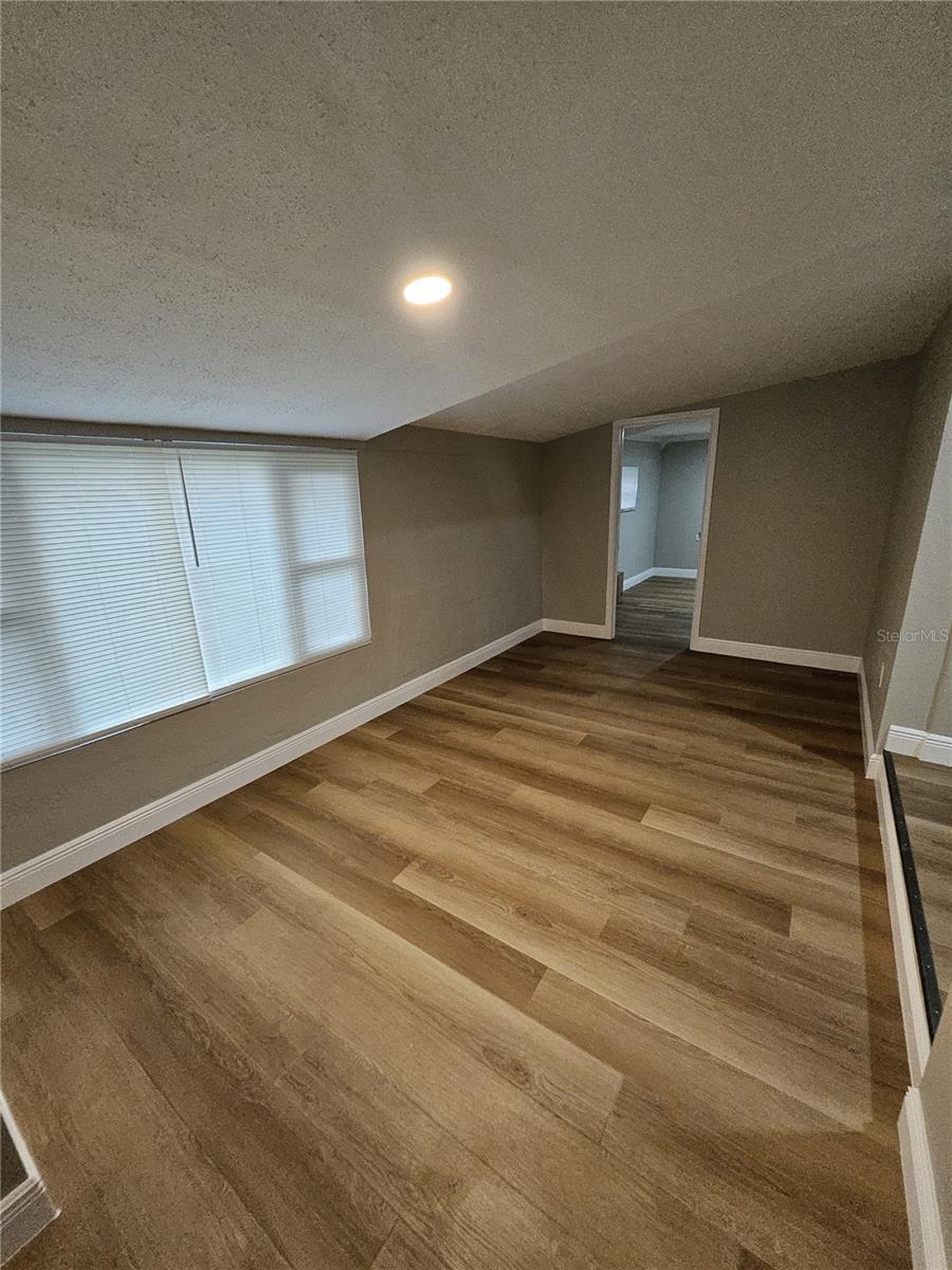 SOUTH LAKE VILLAGE SEC 01 - Residential Lease