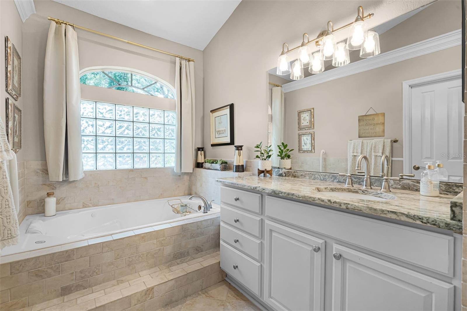 HEATHROW - Residential