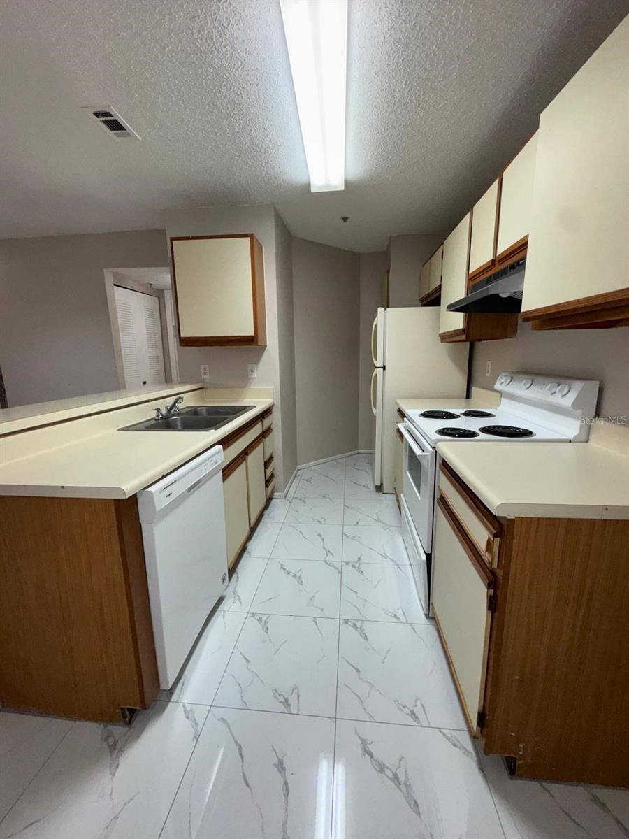 LANDING A CONDO - Residential Lease