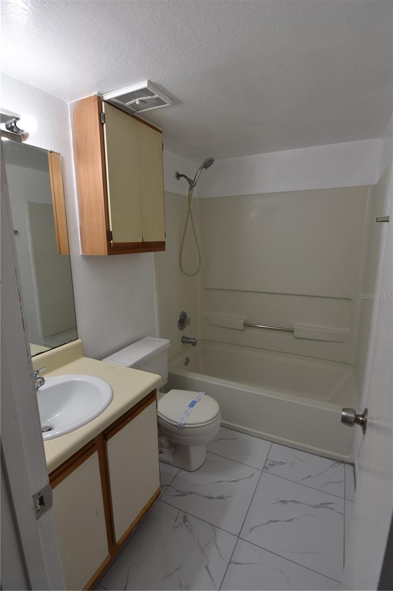 LANDING A CONDO - Residential Lease