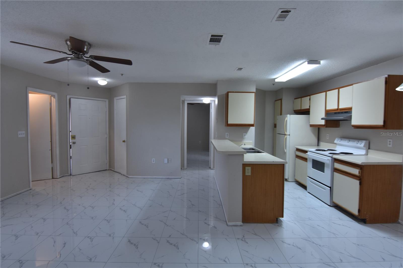 LANDING A CONDO - Residential Lease