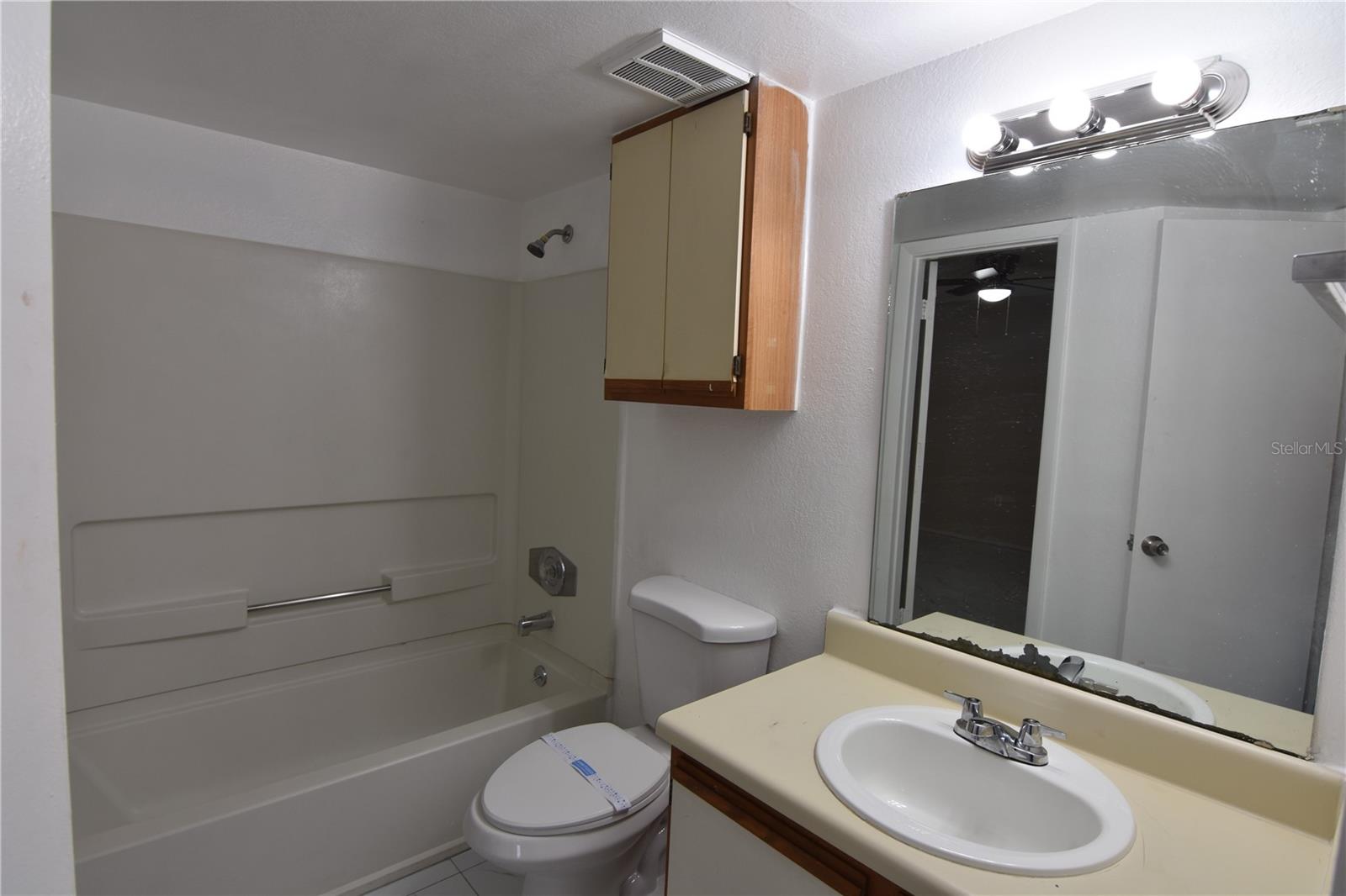 LANDING A CONDO - Residential Lease