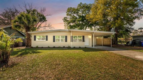 Photo of 3023 Bellwood Avenue, Lakeland, FL 33803 (MLS # L4960250)