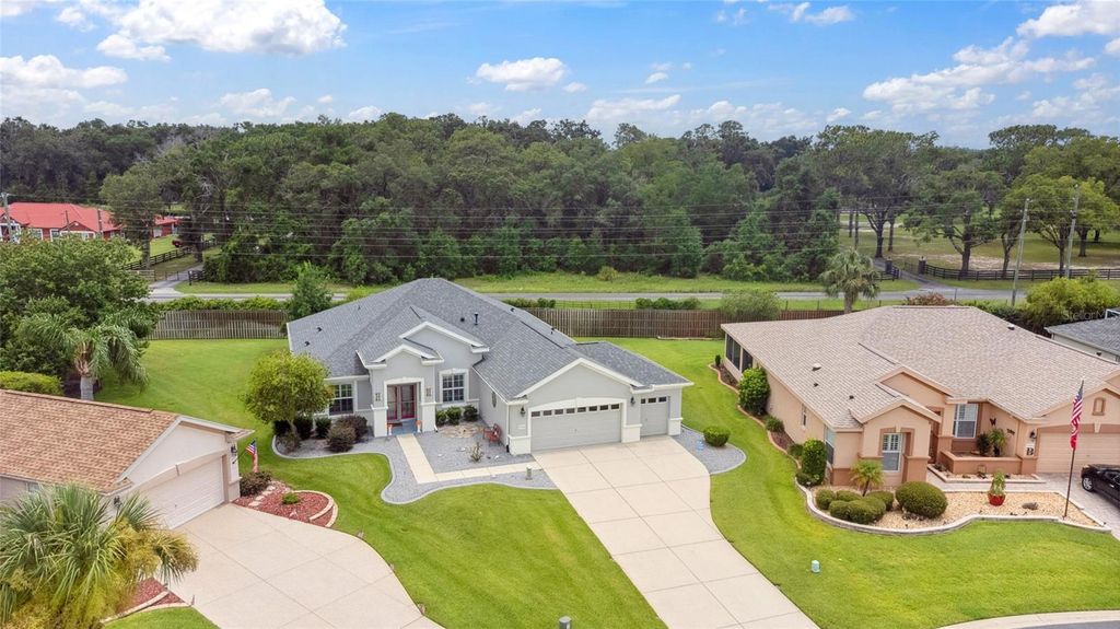 Photo of 13944 SE 96th Circle, Summerfield, FL 34491 (MLS # G5099176)