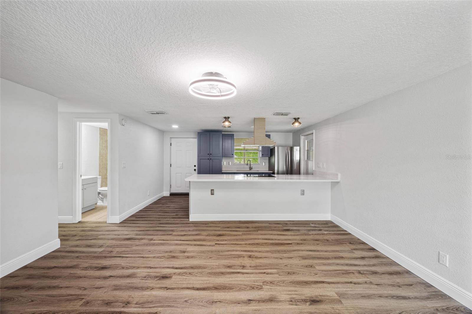 402 MIDWOOD DRIVE
