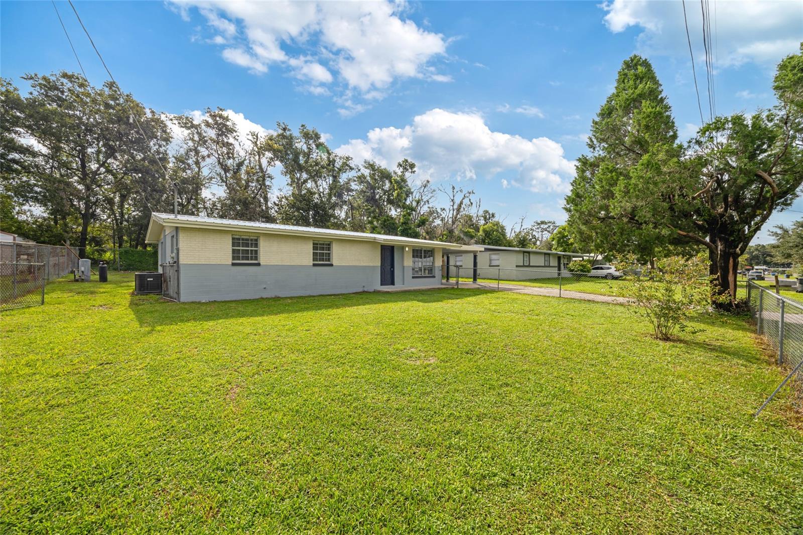 402 MIDWOOD DRIVE