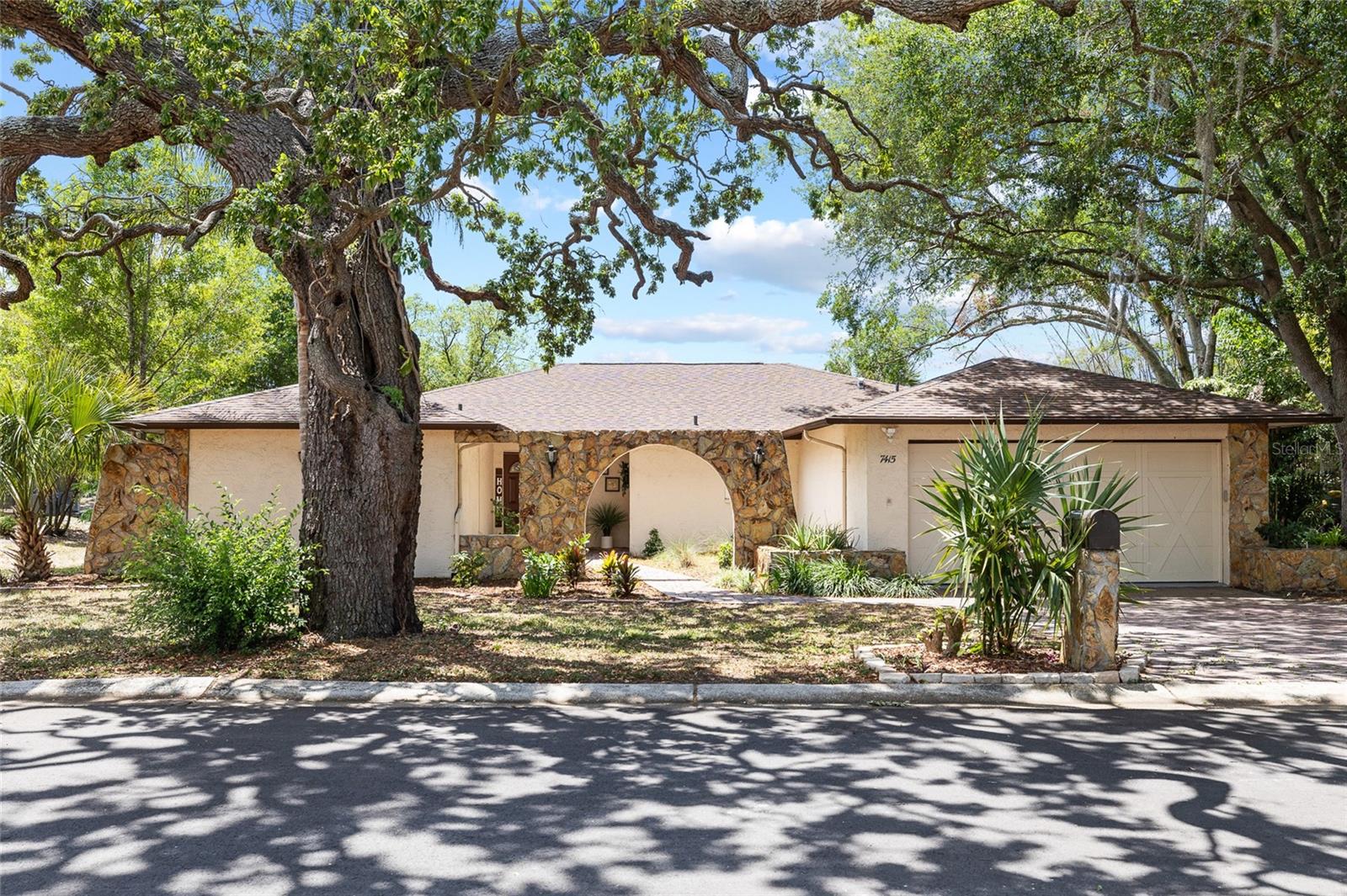 7415 LAKE FOREST CIRCLE