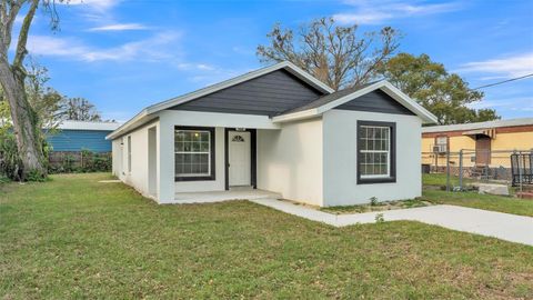 A home in WINTER HAVEN