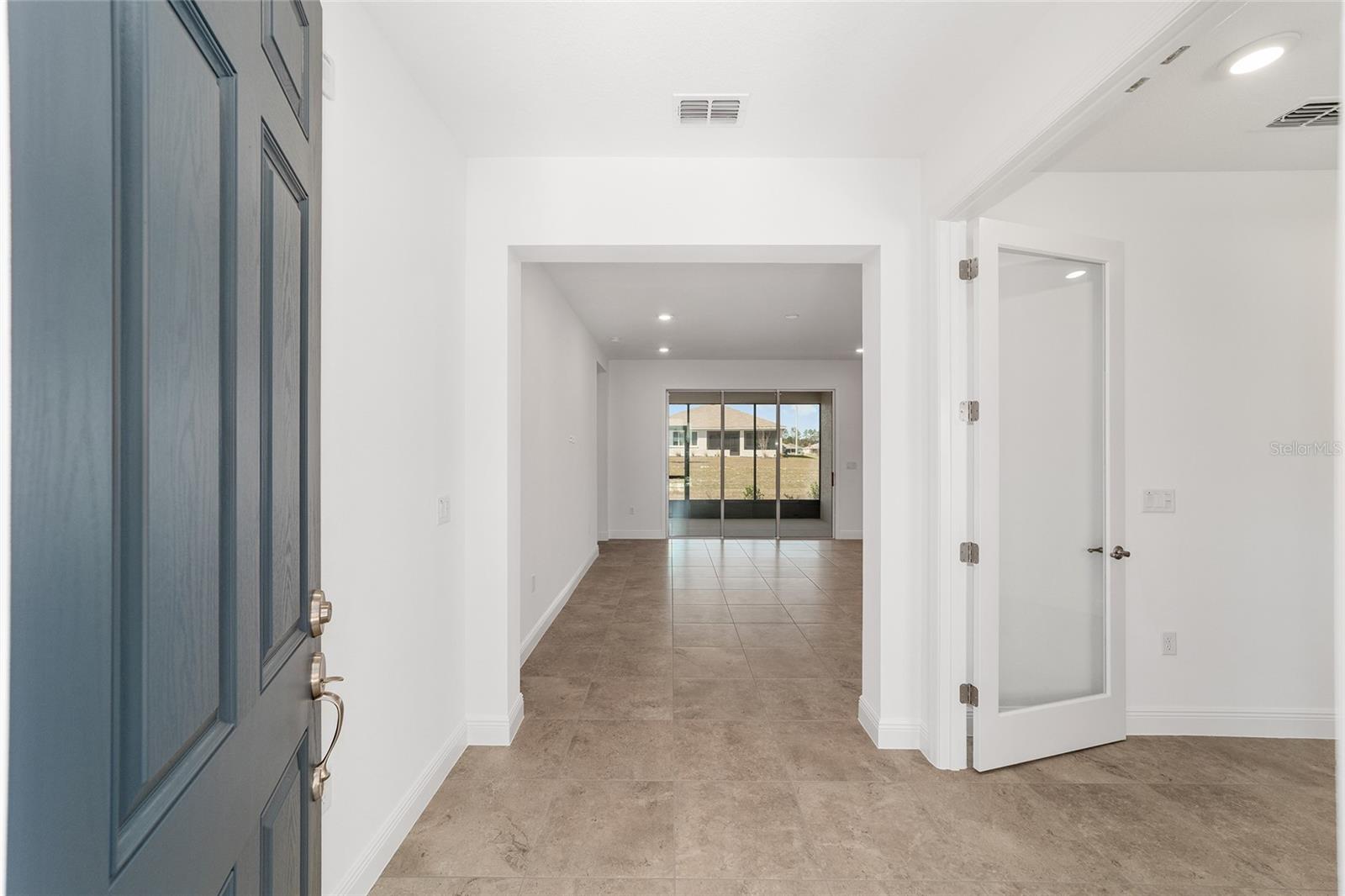 ON TOP OF THE WORLD - Residential