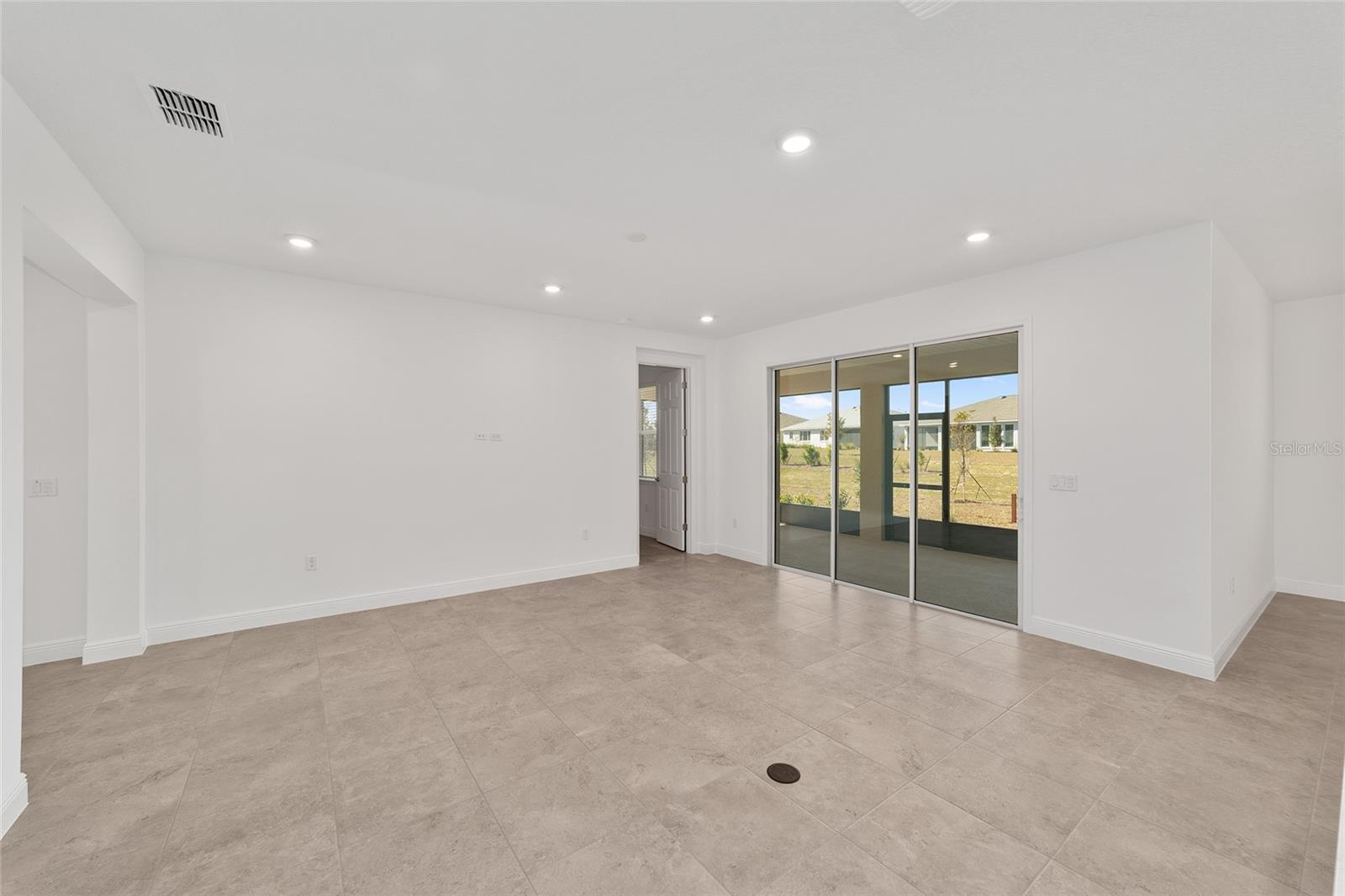 ON TOP OF THE WORLD - Residential