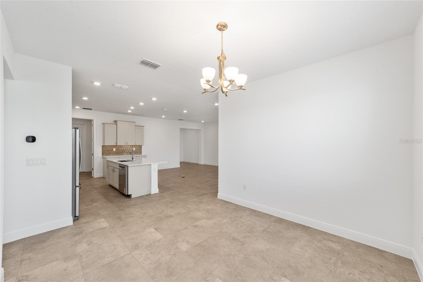 ON TOP OF THE WORLD - Residential