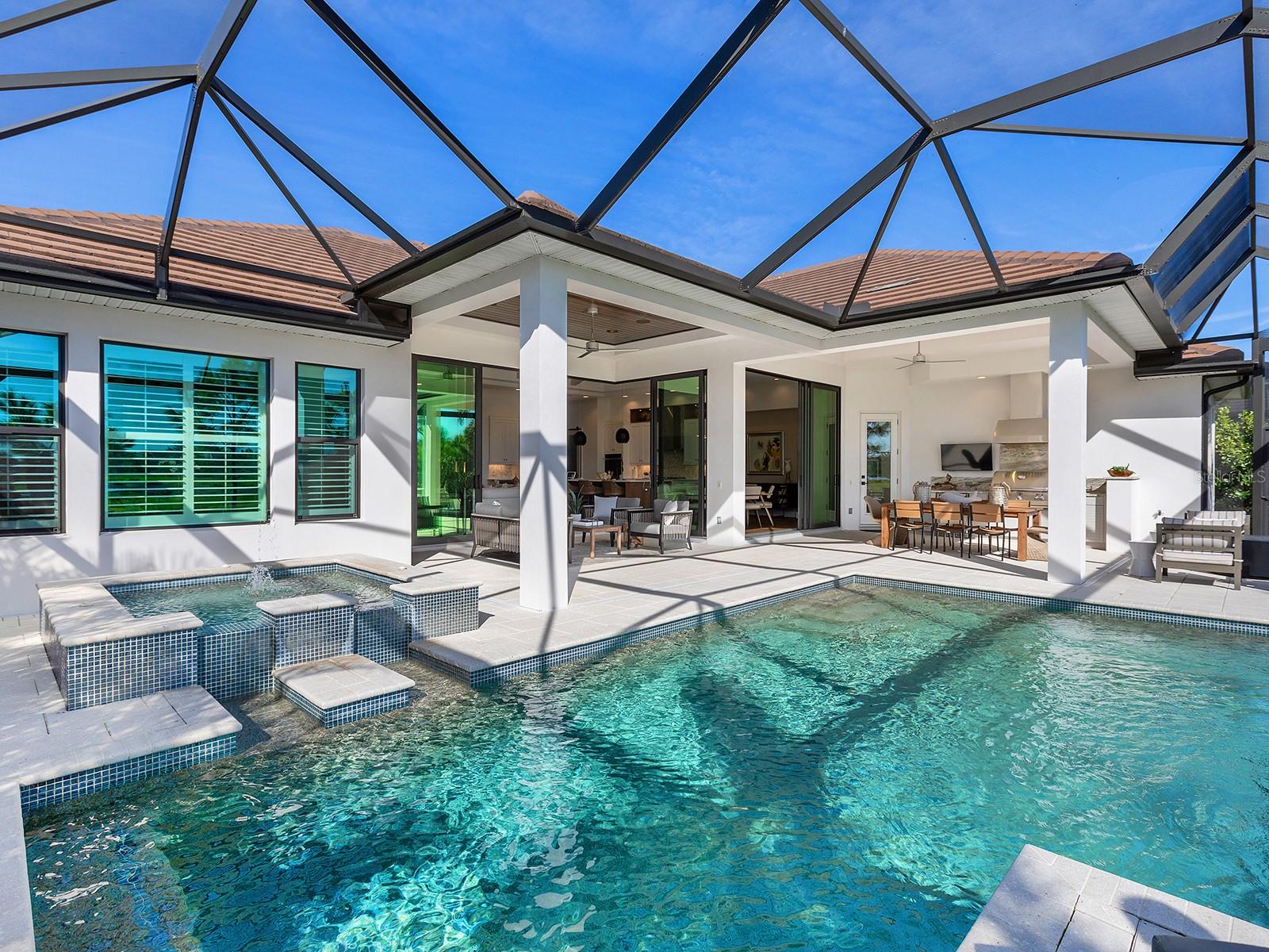 LAKEHOUSE COVE AT WATERSIDE IN LAKEWOOD RANCH - Residential