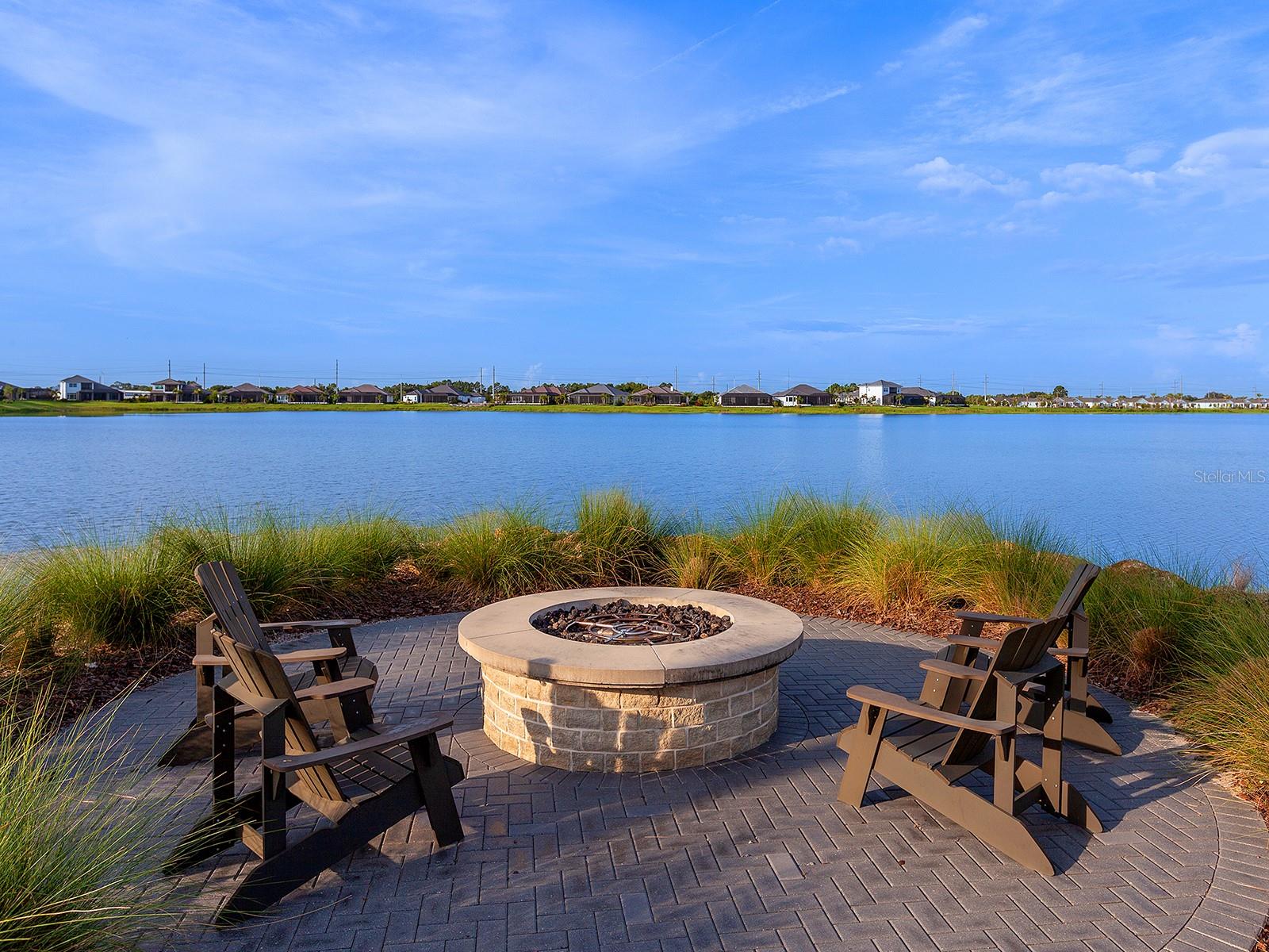 LAKEHOUSE COVE AT WATERSIDE IN LAKEWOOD RANCH - Residential