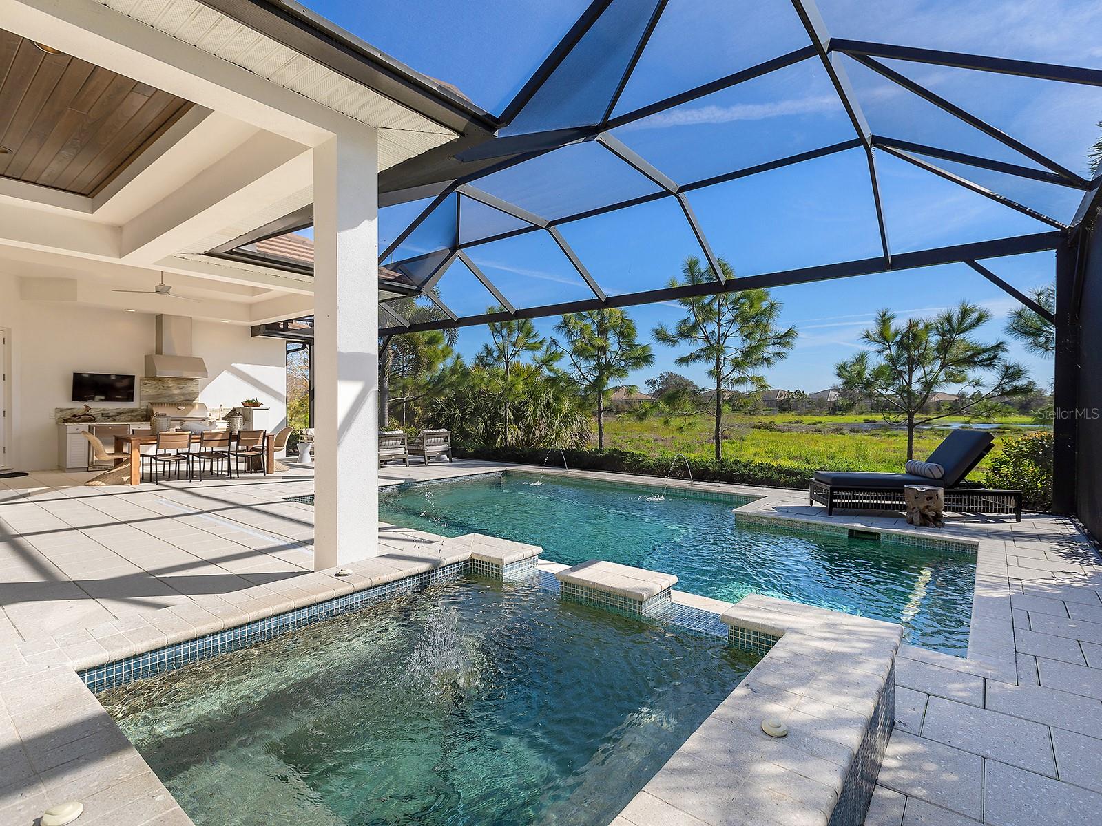 LAKEHOUSE COVE AT WATERSIDE IN LAKEWOOD RANCH - Residential
