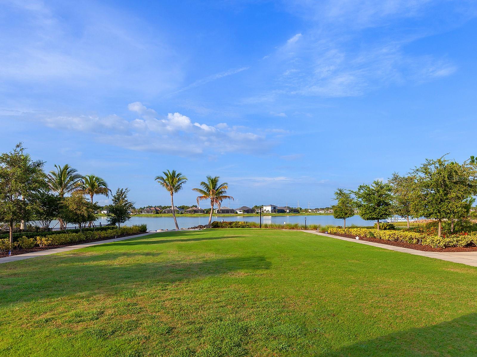 LAKEHOUSE COVE AT WATERSIDE IN LAKEWOOD RANCH - Residential