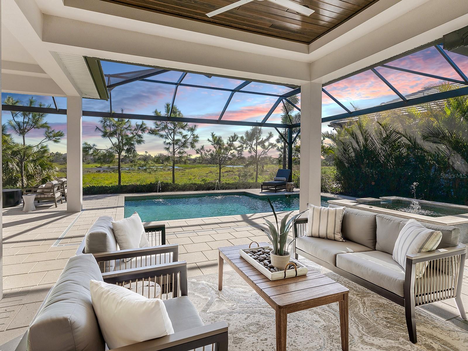 LAKEHOUSE COVE AT WATERSIDE IN LAKEWOOD RANCH - Residential