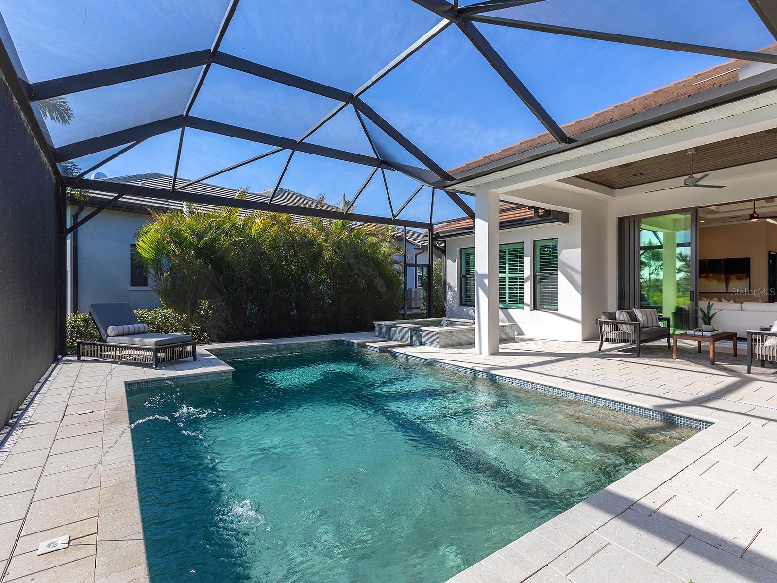 LAKEHOUSE COVE AT WATERSIDE IN LAKEWOOD RANCH - Residential