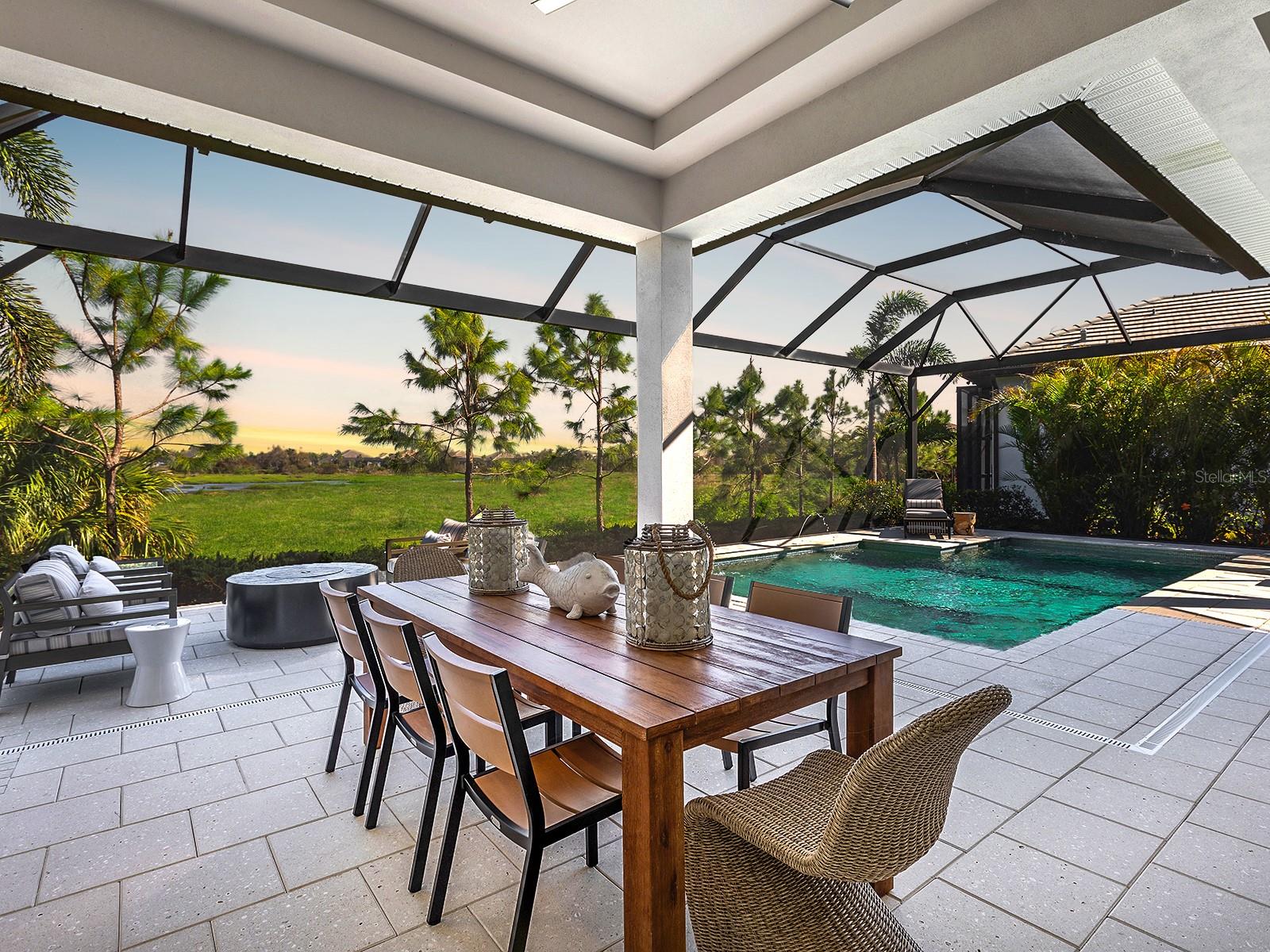 LAKEHOUSE COVE AT WATERSIDE IN LAKEWOOD RANCH - Residential