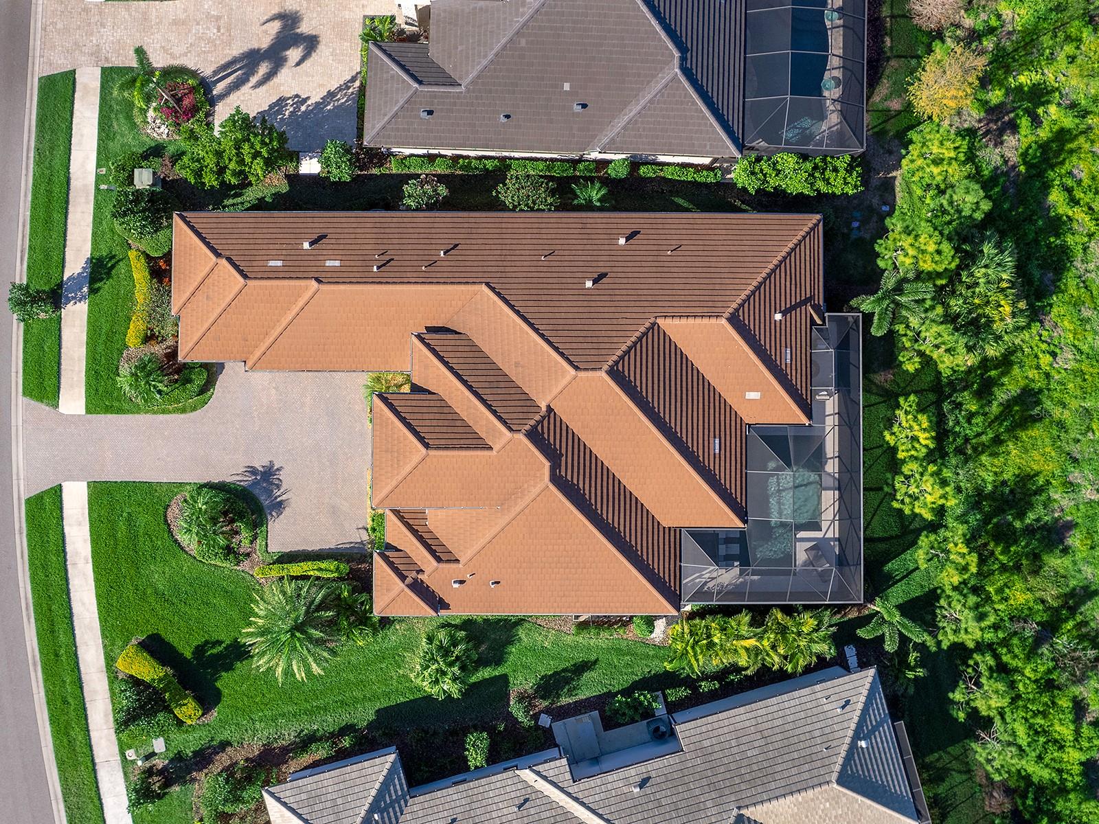 LAKEHOUSE COVE AT WATERSIDE IN LAKEWOOD RANCH - Residential