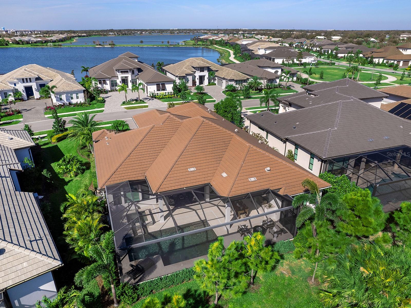LAKEHOUSE COVE AT WATERSIDE IN LAKEWOOD RANCH - Residential