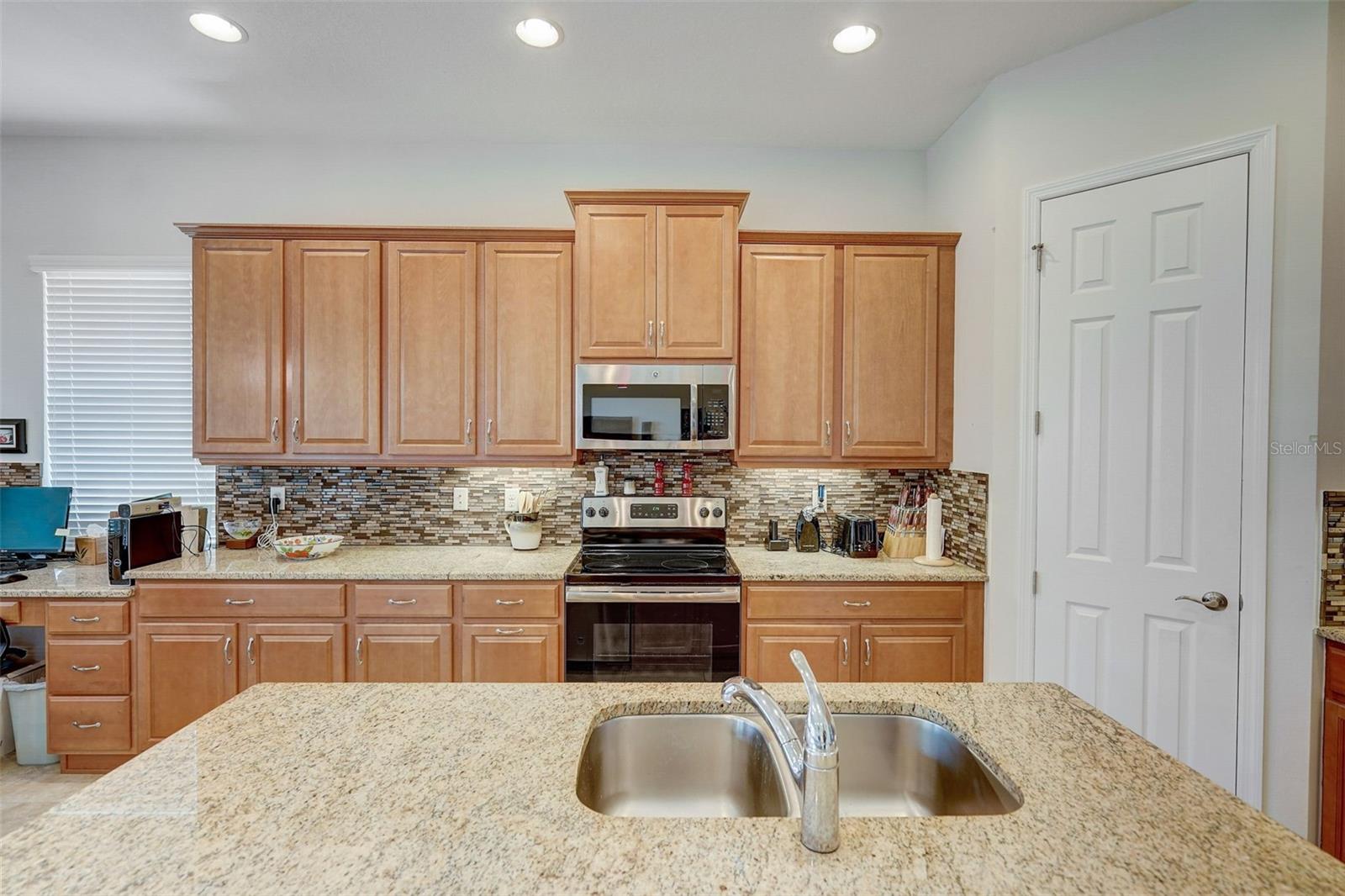 SUN CITY CENTER UNIT 274 & 2 - Residential