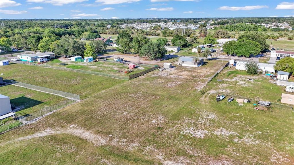 Photo of 15 Cactus Circle E, Winter Haven, FL 33880 (MLS # L4952987)