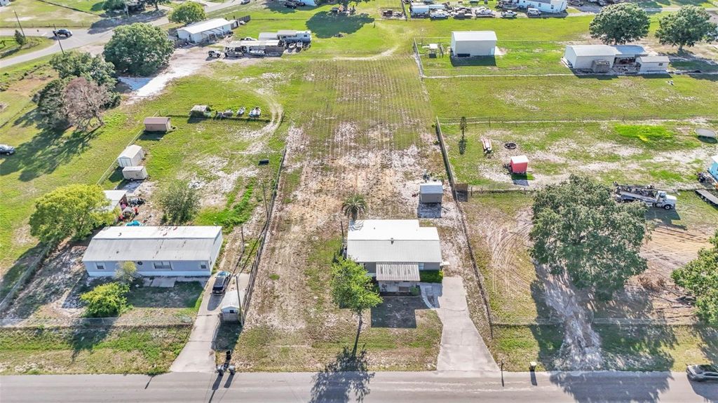 Photo of 15 Cactus Circle E, Winter Haven, FL 33880 (MLS # L4952987)