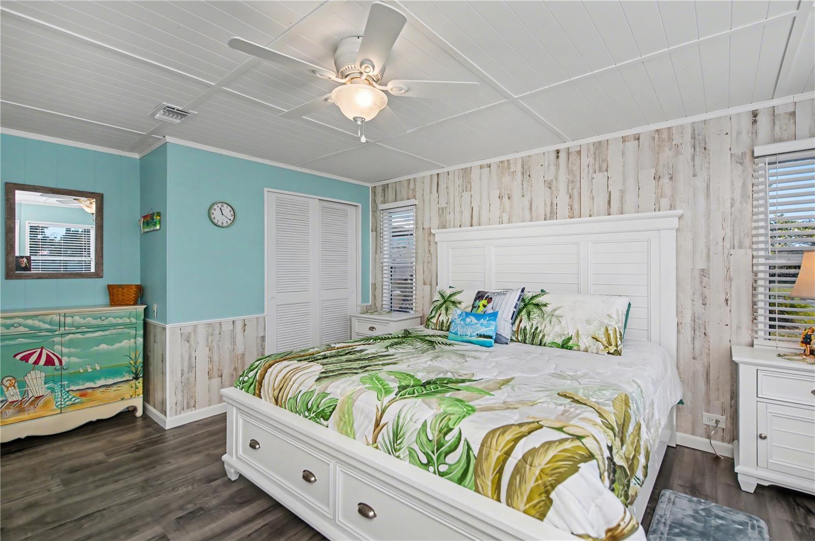 SANDALHAVEN - Residential