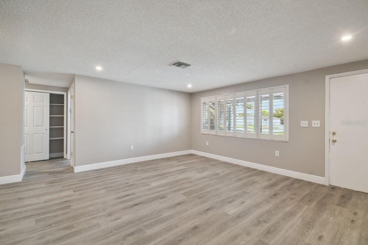 HILLANDALE - Residential