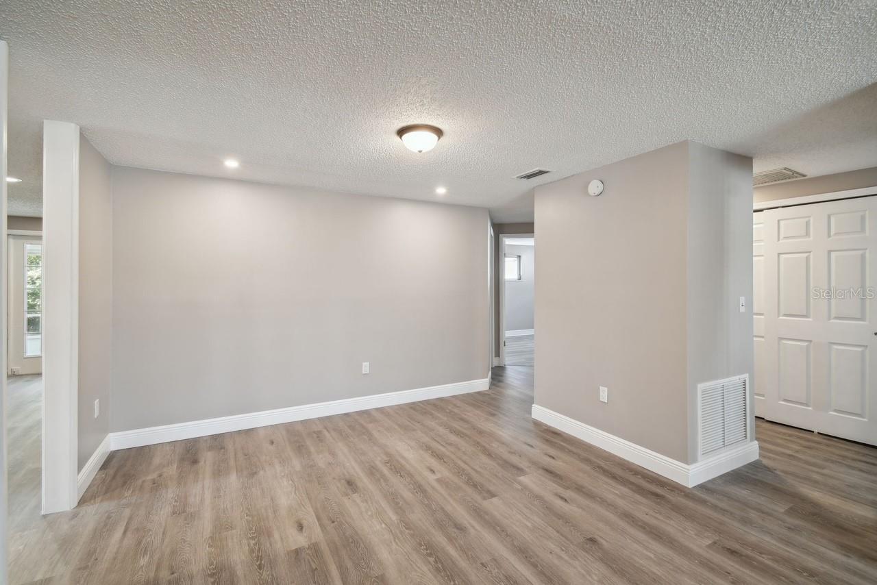 HILLANDALE - Residential