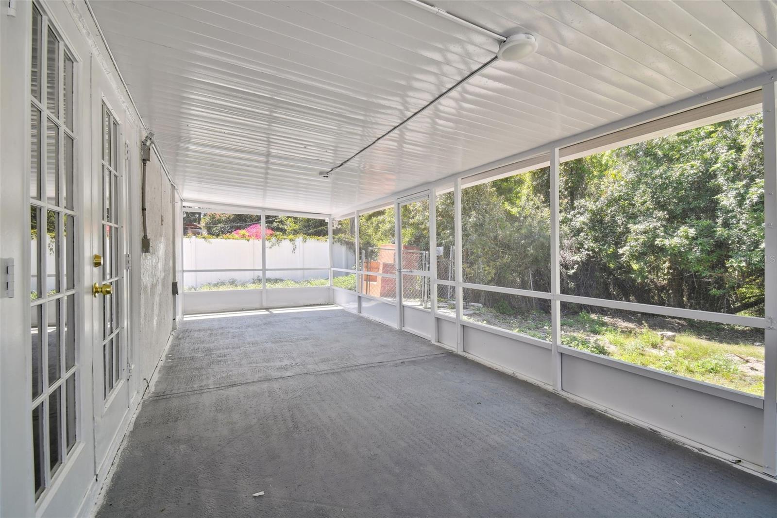 HILLANDALE - Residential