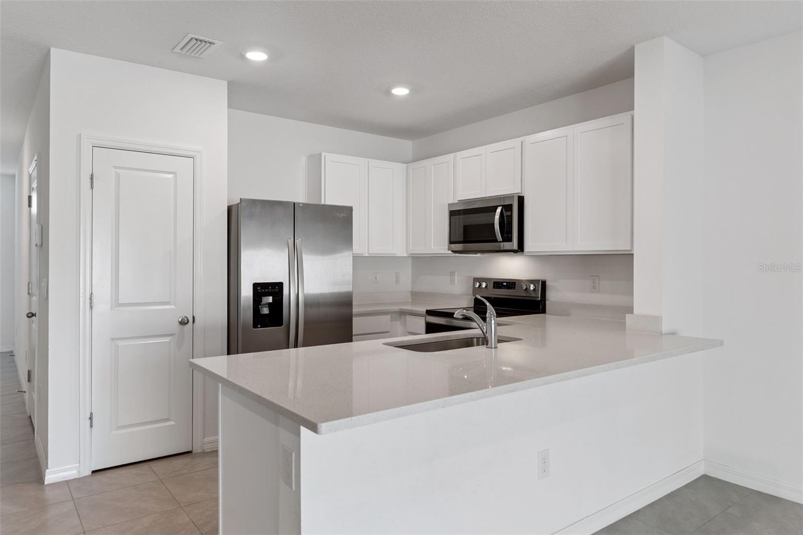 CHELSEA COURT TWNHMS - Residential Lease