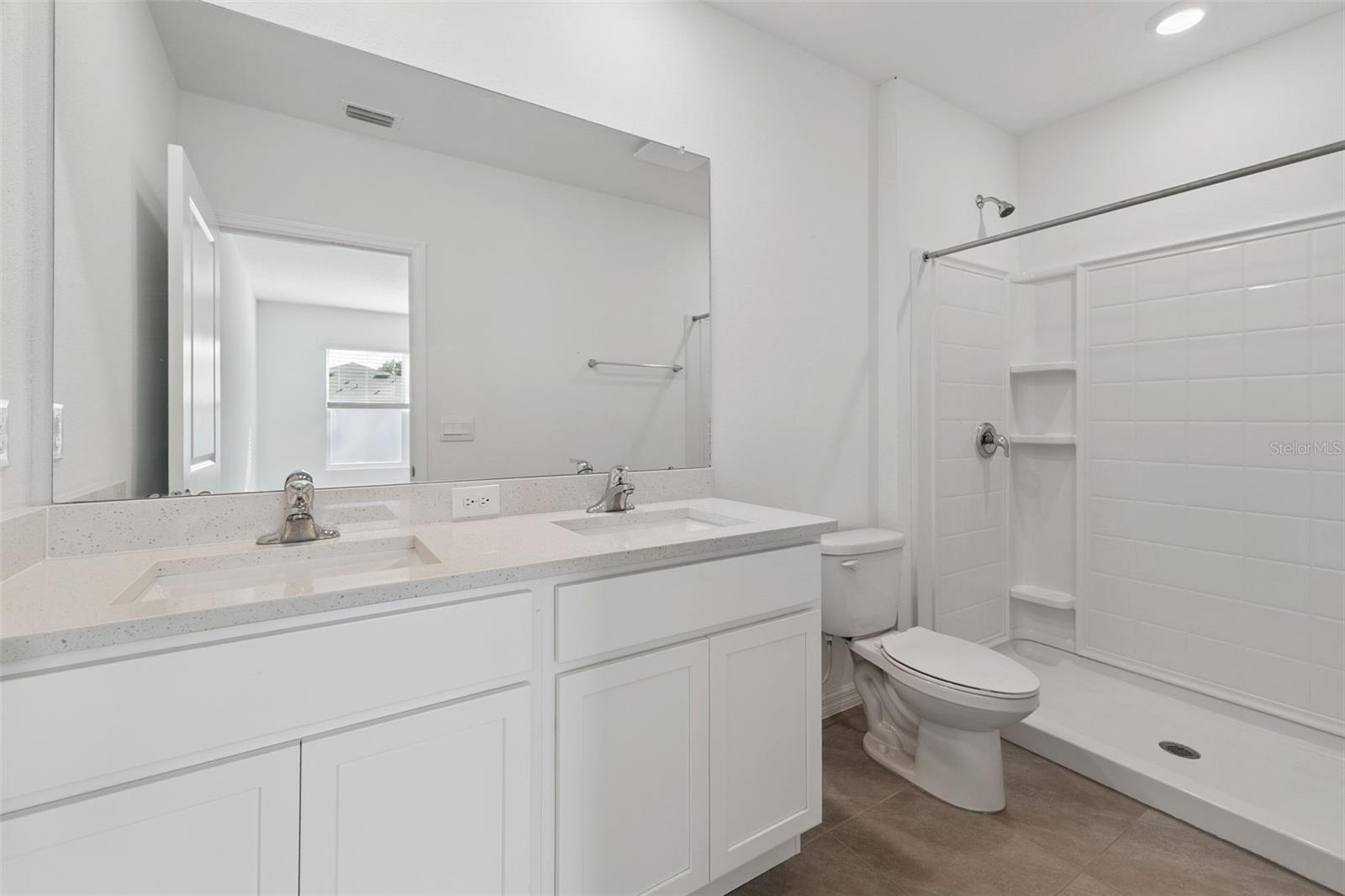 CHELSEA COURT TWNHMS - Residential Lease