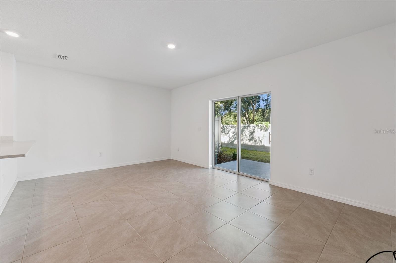 CHELSEA COURT TWNHMS - Residential Lease