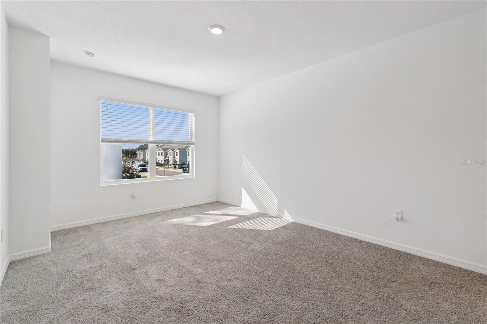 CHELSEA COURT TWNHMS - Residential Lease