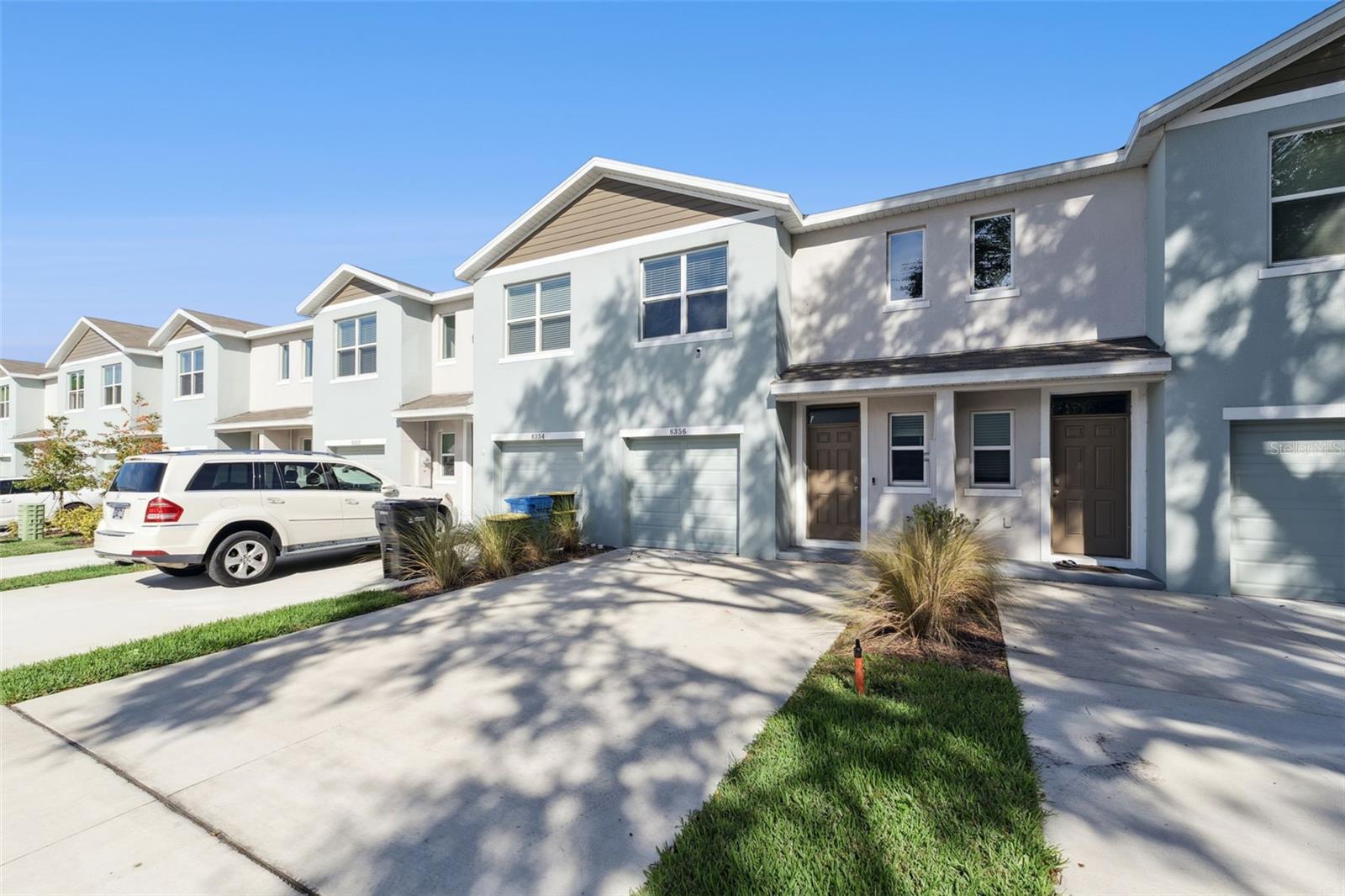 CHELSEA COURT TWNHMS - Residential Lease