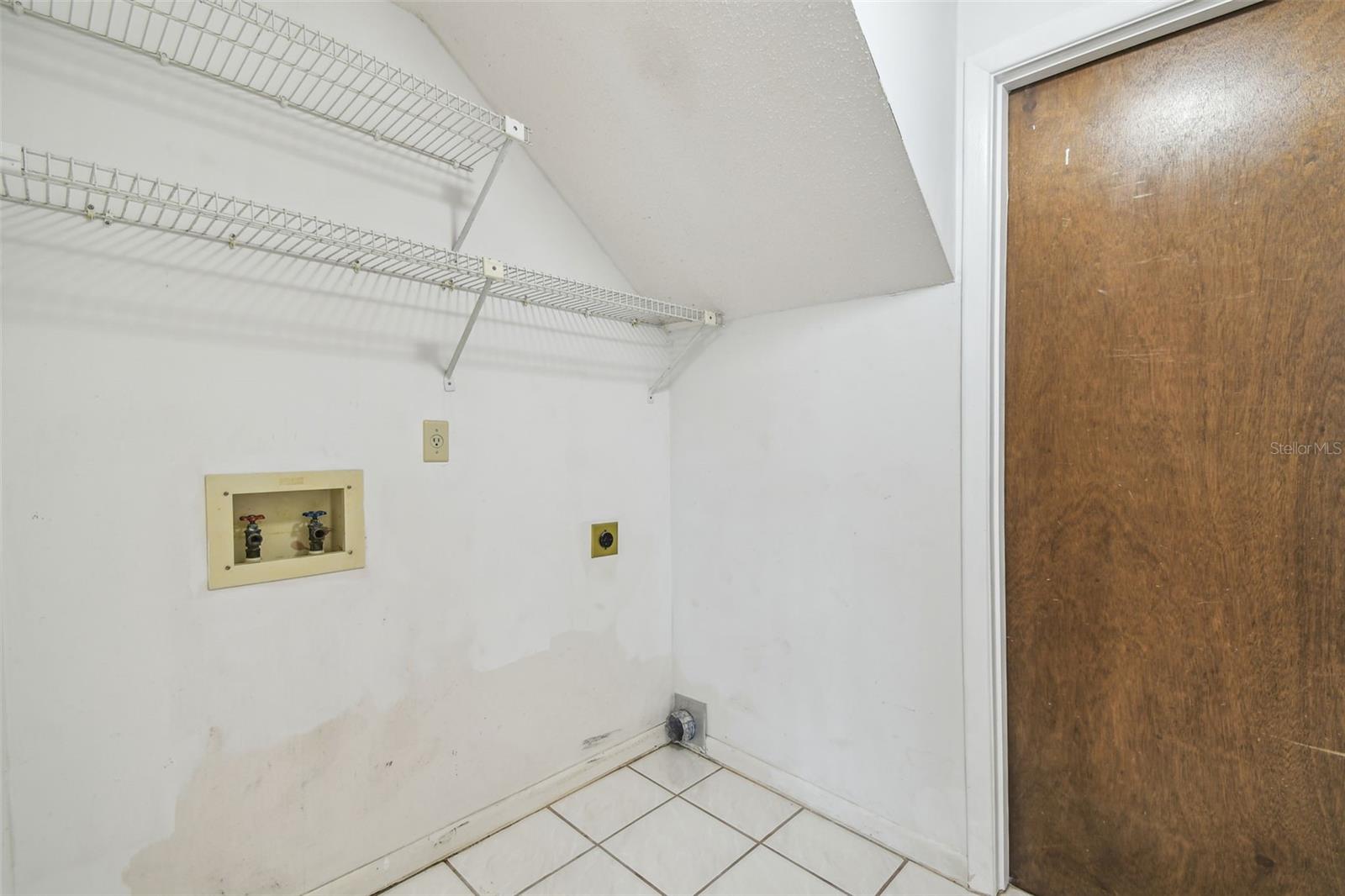 RAINTREE TERRACE SUB W - Residential