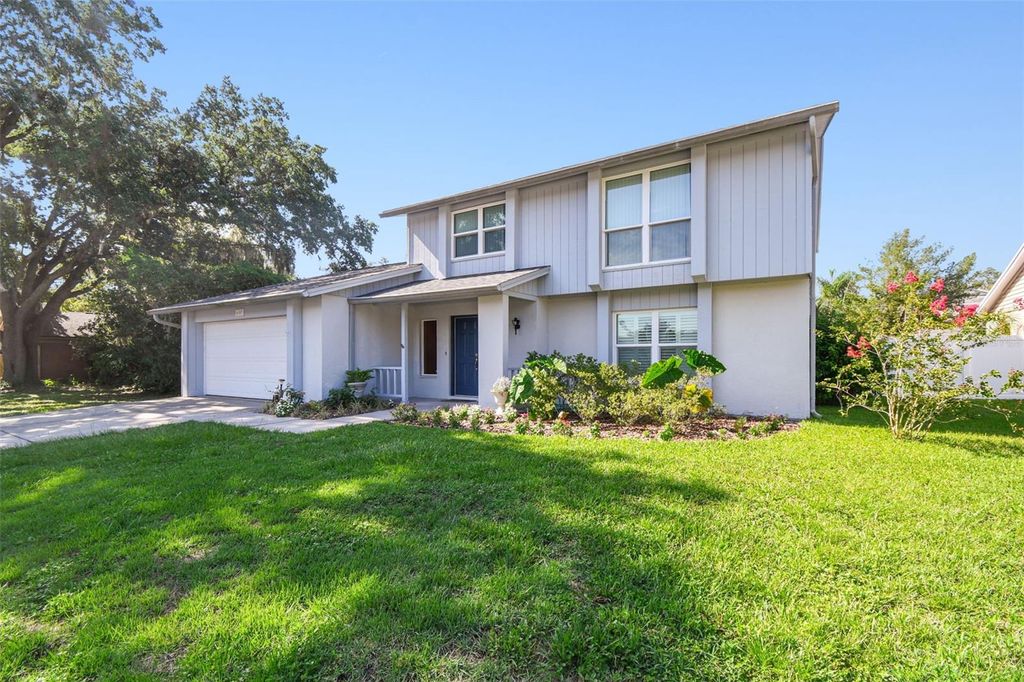 Photo of 6107 Oak Fern Court, Temple Terrace, FL 33617 (MLS # TB8402316)
